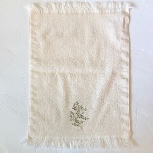 Vintage Avanti Hand Towel